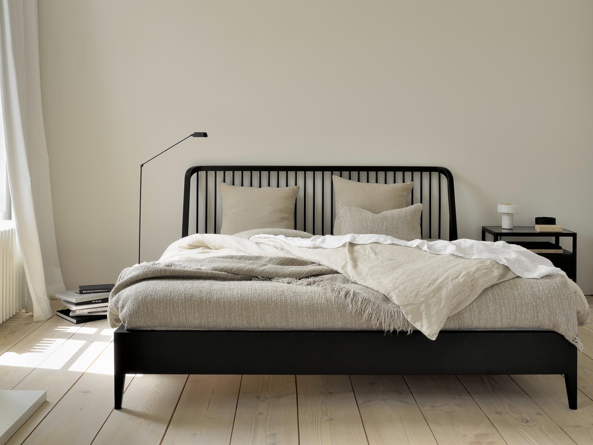 Bedroom set with black spindle bed | Live Light