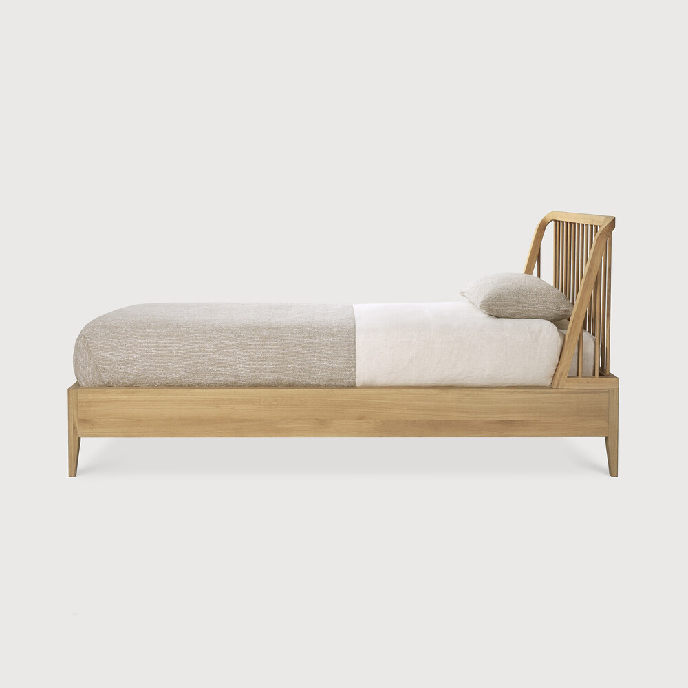 Spindle single bed