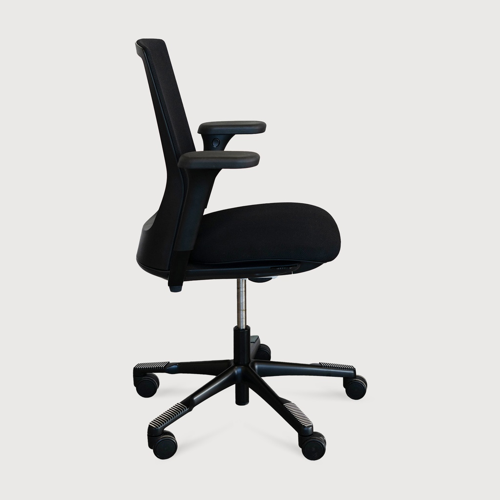 HÅG Futu Mesh 1100-S Black Office Chair from Posturite