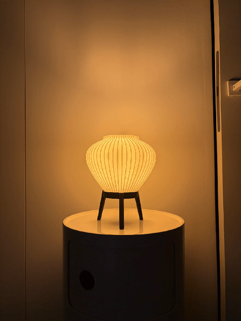 Alto table lamp