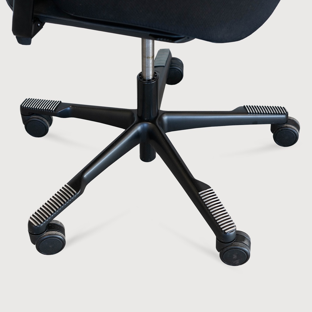 HÅG Futu Mesh 1100-S Black Office Chair from Posturite